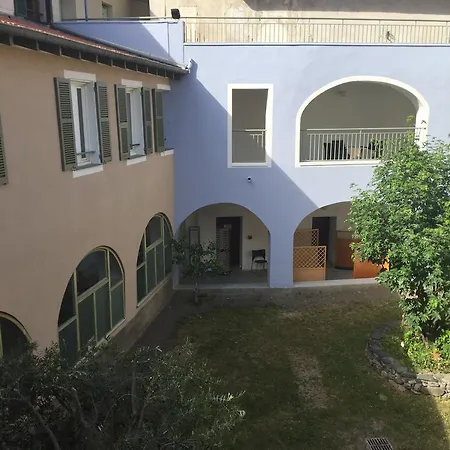 Le Prieure Hotel 2*